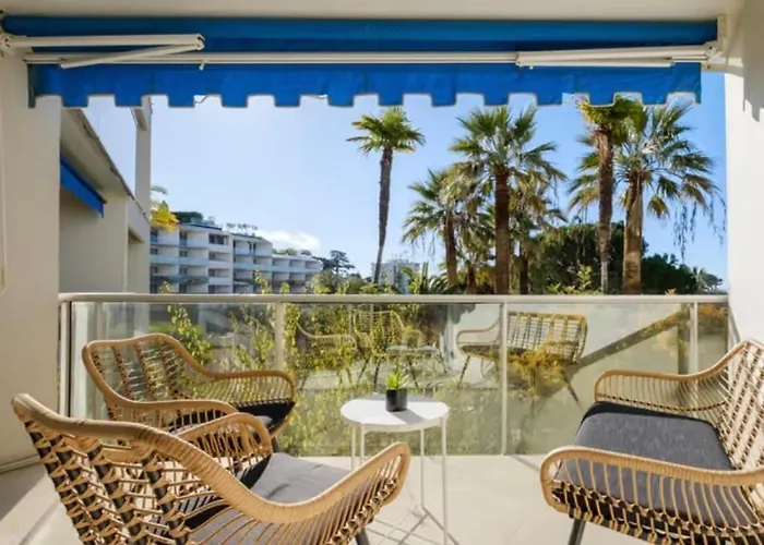 Proche Du Centre De Avec Parking *