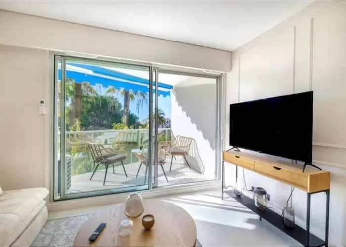 Proche Du Centre De Avec Parking Канны